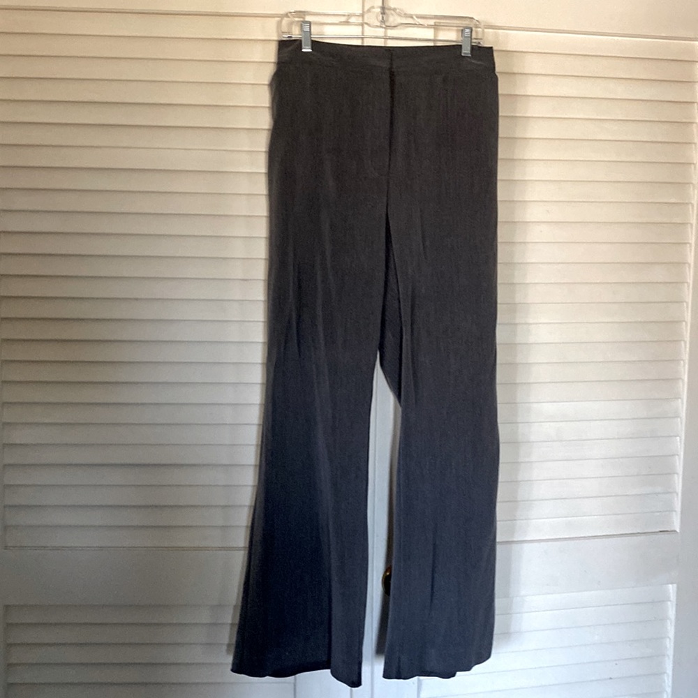 Cute Anne Klein grey pants. Size 22 W.